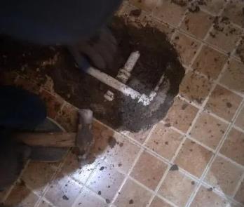 白沟卫生间漏水维修公司为您分享下卫生间渗水如何处理及注意事项